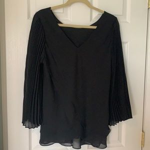 Reversible flowy top